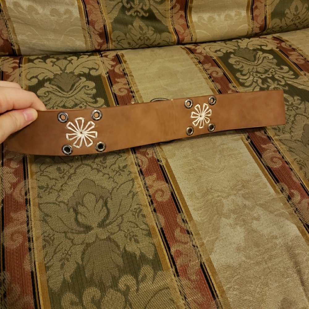 Western embroidered tan vegan leather belt - Picture 3 of 4